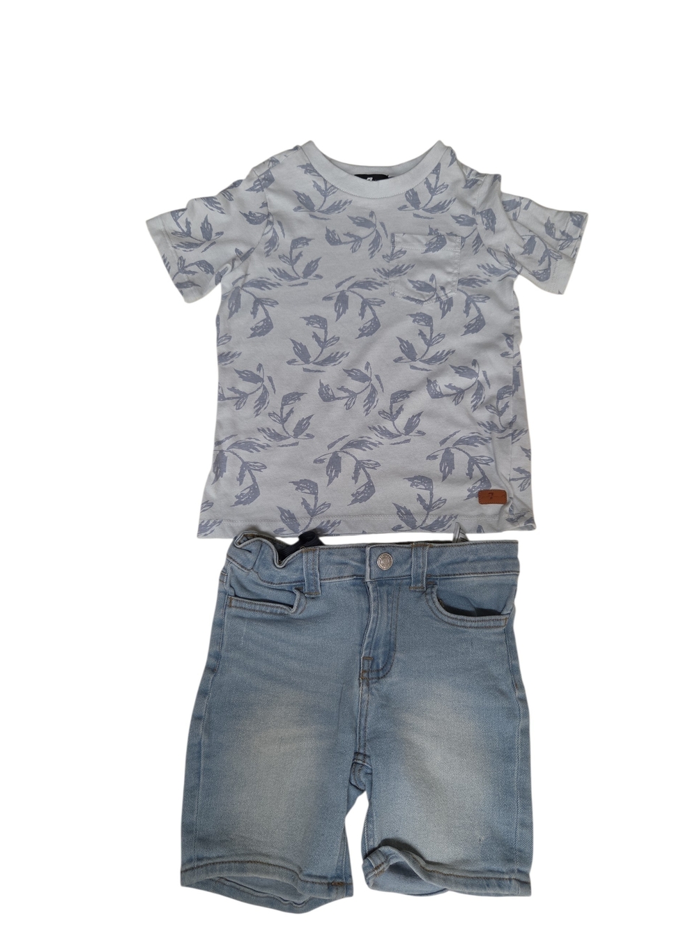 7 For All Mankind Light Gray Tee with Blue Leaf Print & Denim Shorts Set